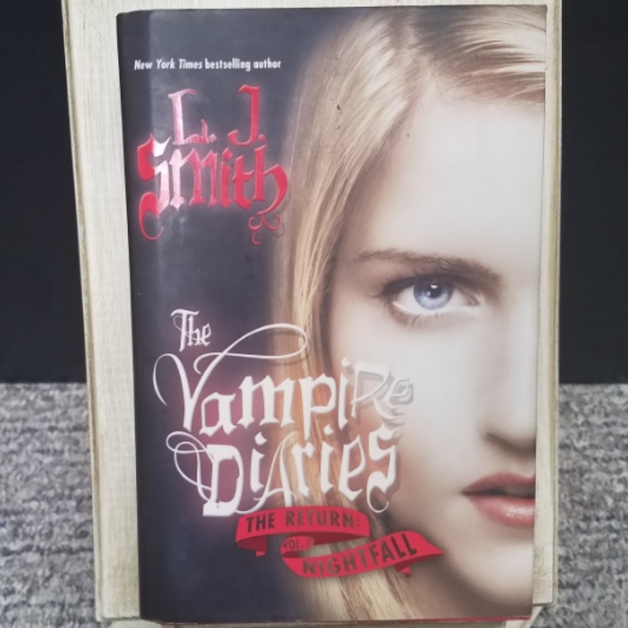 The Vampire Diaries: The Return: Nightfall by L. J. Smith