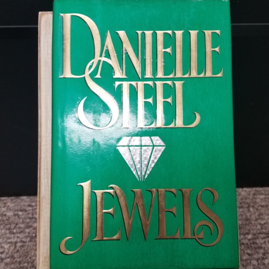 Jewels by Danielle Steel - Hardback