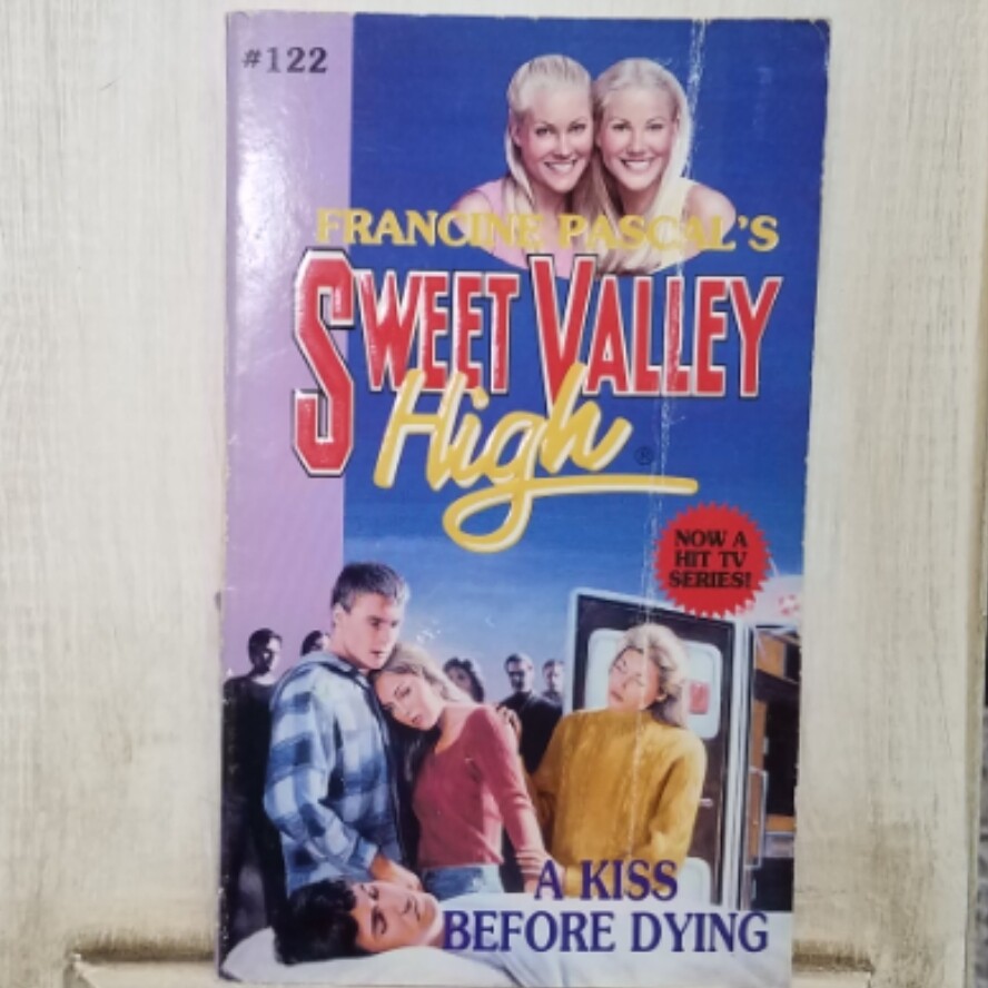 Sweet Valley High: A Kiss Before Dying by Francine Pascal