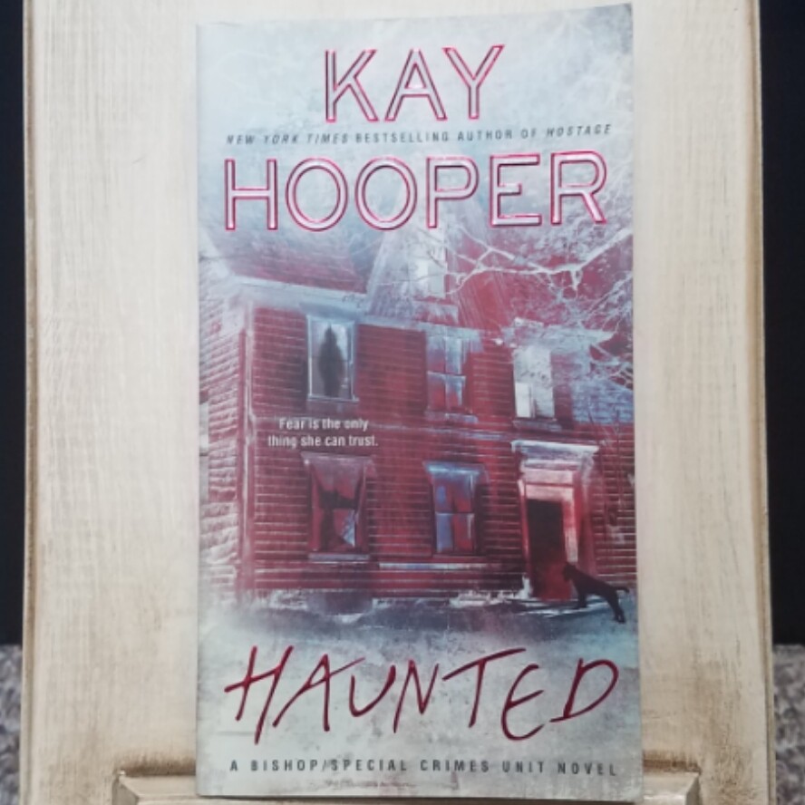 Haunted by Kay Hooper