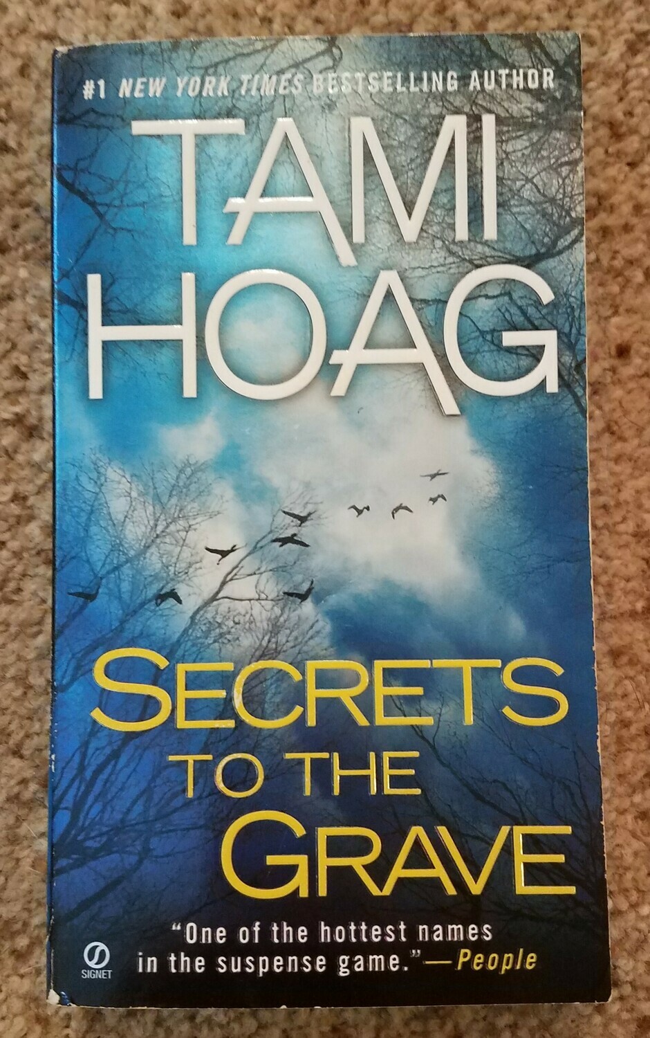 Secrets to the Grave by Tami Hoag