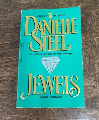 Jewels by Danielle Steel - Paperback