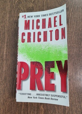 Prey by Micahel Crichton - Paperback