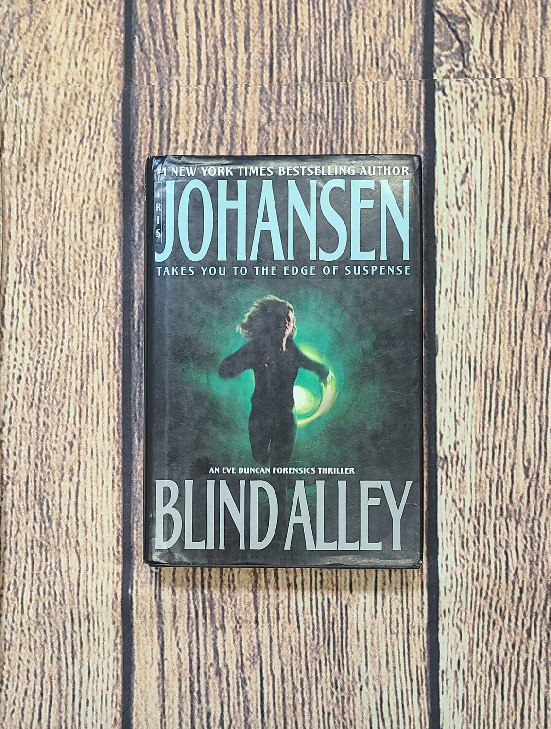 Blind Alley by Iris Johansen - Hardback