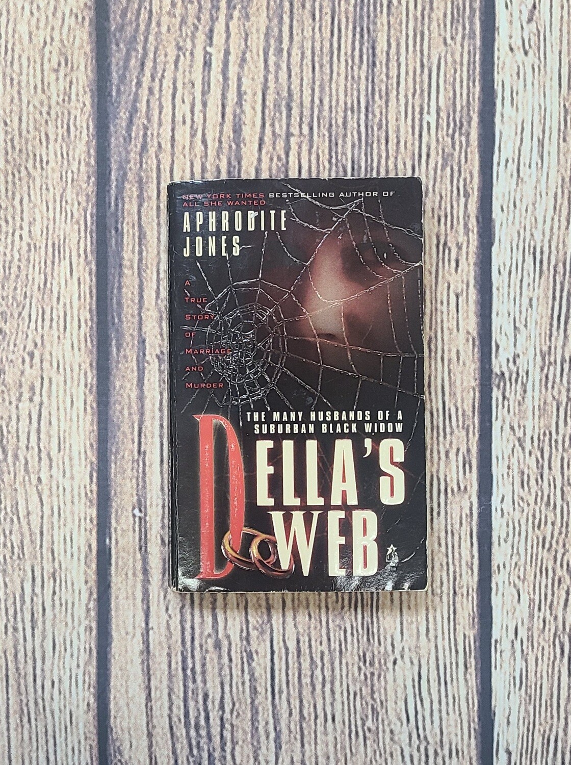 Della&#39;s Web by Aphrodite Jones