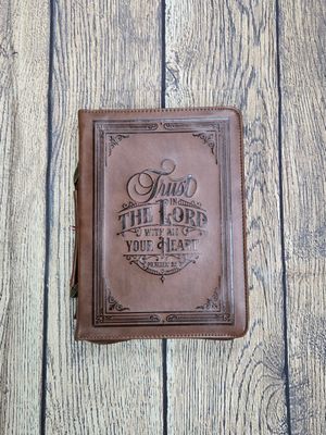 Trust in The Lord Honey-Brown Faux Leather X-Large Bible Cover