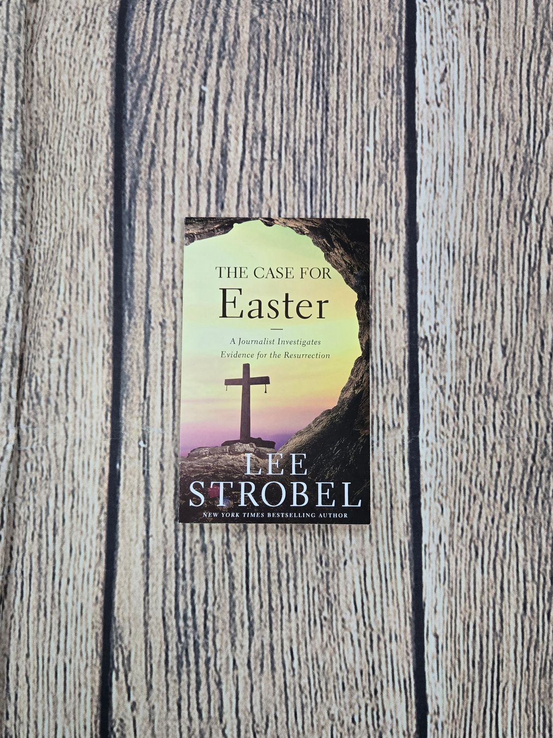 The Case for Easter: A Journalist Investigates Evidence for the Resurrection by Lee Strobel - Paperback - Great Condition