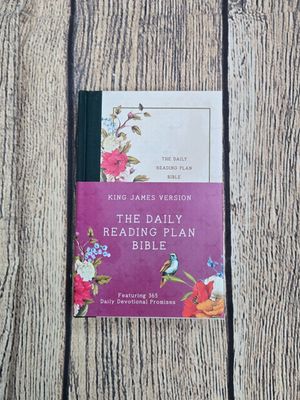 KJV The Daily Reading Plan Bible - Hardcover - Nightingale look