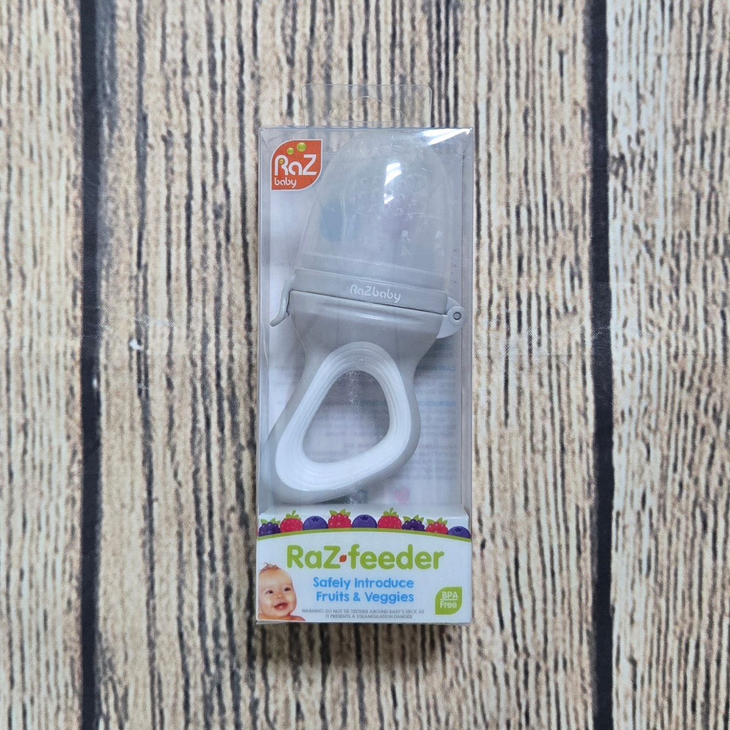 RaZ Fruit Feeder and Teether - Cookies and Cream