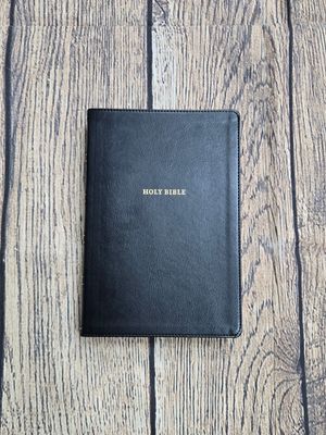 NKJV Giant Print Center-Column Reference Bible - Thumb Index - Black Leathersoft