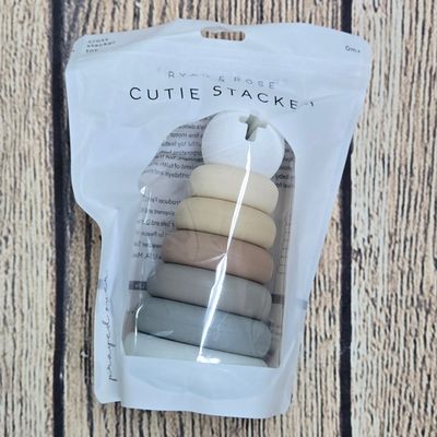Ryan and Rose Cross Cutie Stacker - Peaceful Coloring