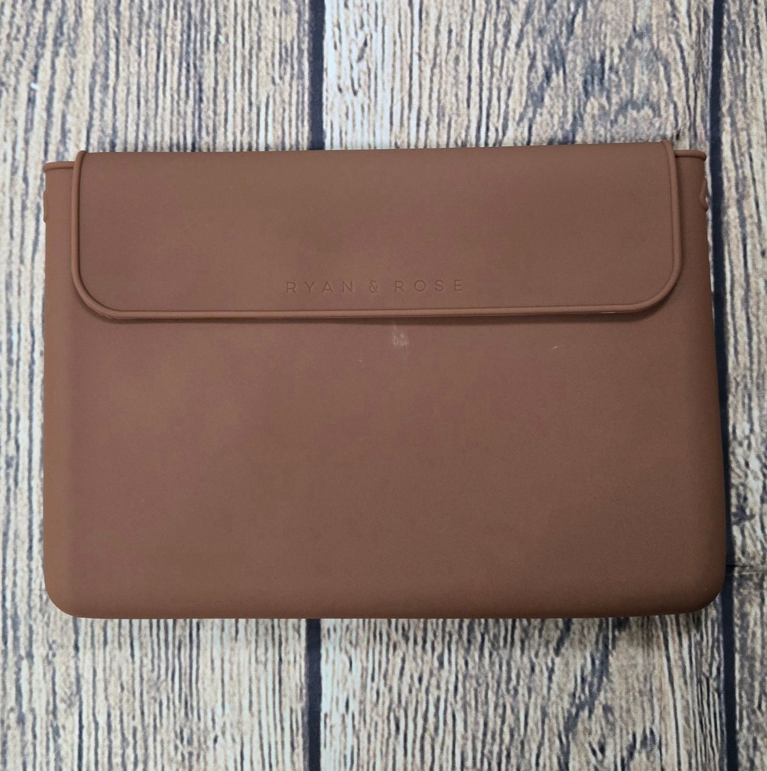Ryan and Rose Cutie Silicone Crossbody Purse - Saddle
