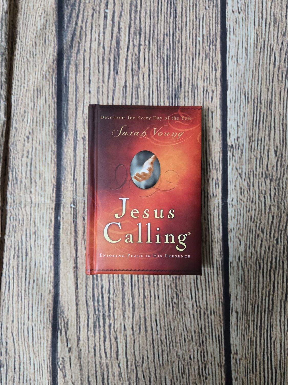 Jesus Calling: Enjoying Peace in His Presence by Sarah Young - Hardback - New