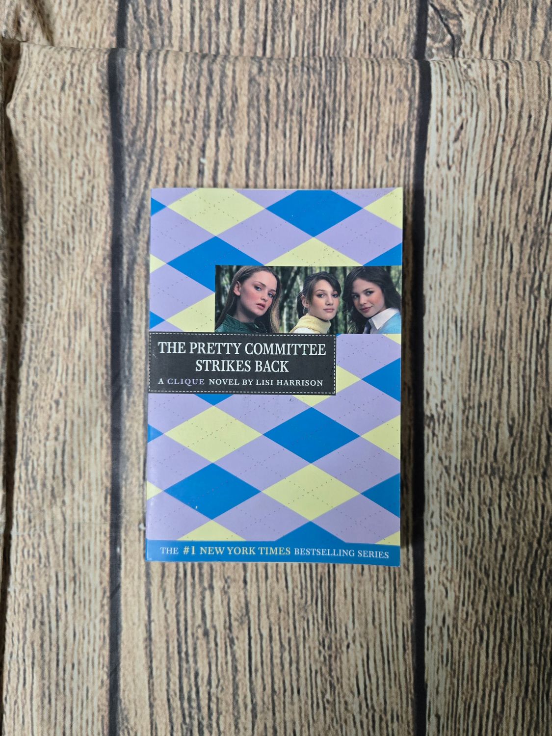 The Pretty Committee Strikes Back by Lisi Harrison