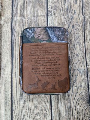 Hunter&#39;s Prayer Large Camo Bible Cover