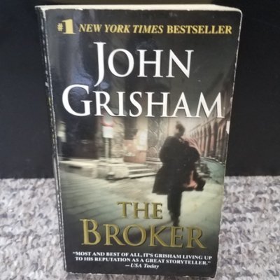 The Broker by John Grisham - Paperback