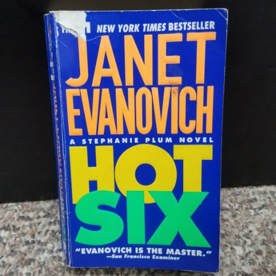 Hot Six by Janet Evanovich