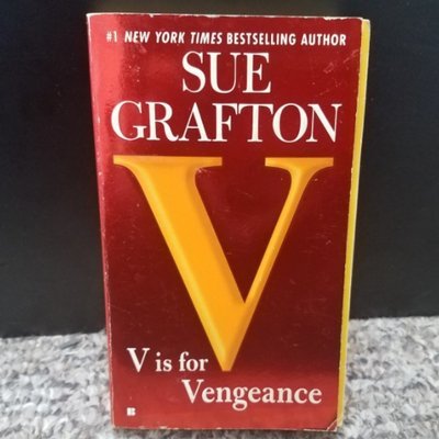 V is for Vengeance by Sue Grafton - Paperback