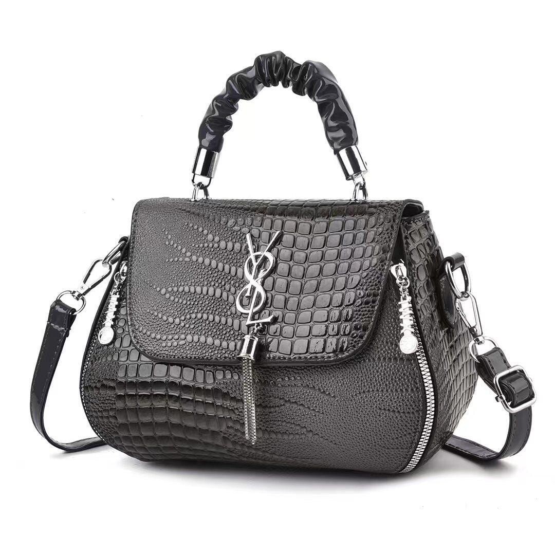 Y8L Pendant MINI Design Fashion Crocodile Grain Hot Trendy Classic Sling Bag