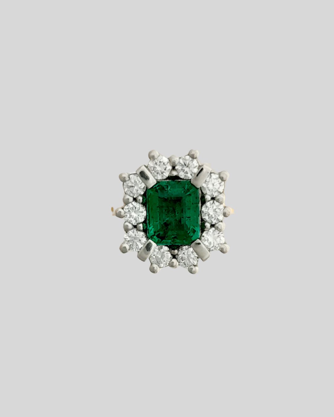 18ct Gold Emerald & Diamond Cluster Ring 18ct Gold Emerald & Diamond Cluster Ring