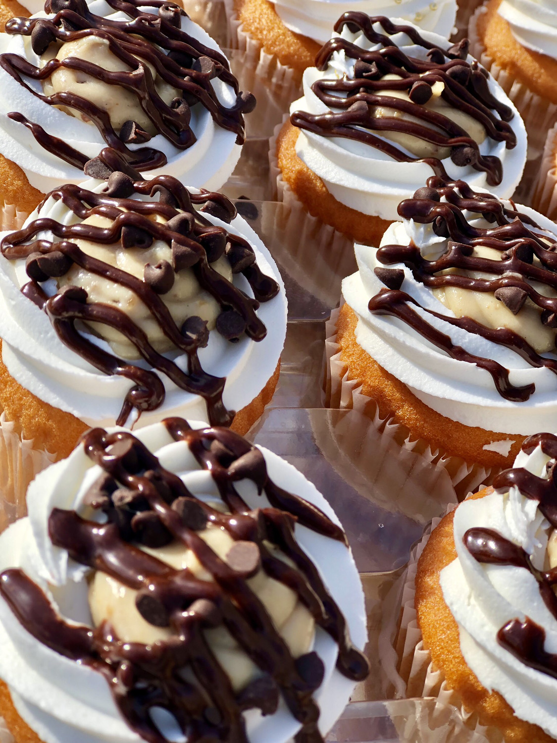 15 Gourmet Cupcakes! 