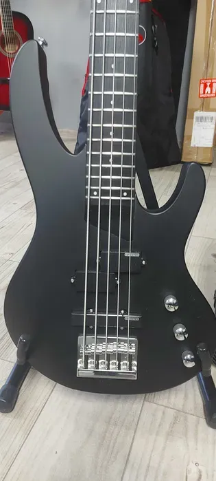 Gitara basowa LTD B-15