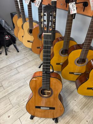 Martinez MC-48C (Cedr) 4/4 gitara klasyczna używana Martinez MC-48C (Cedr) 4/4 gitara klasyczna używana