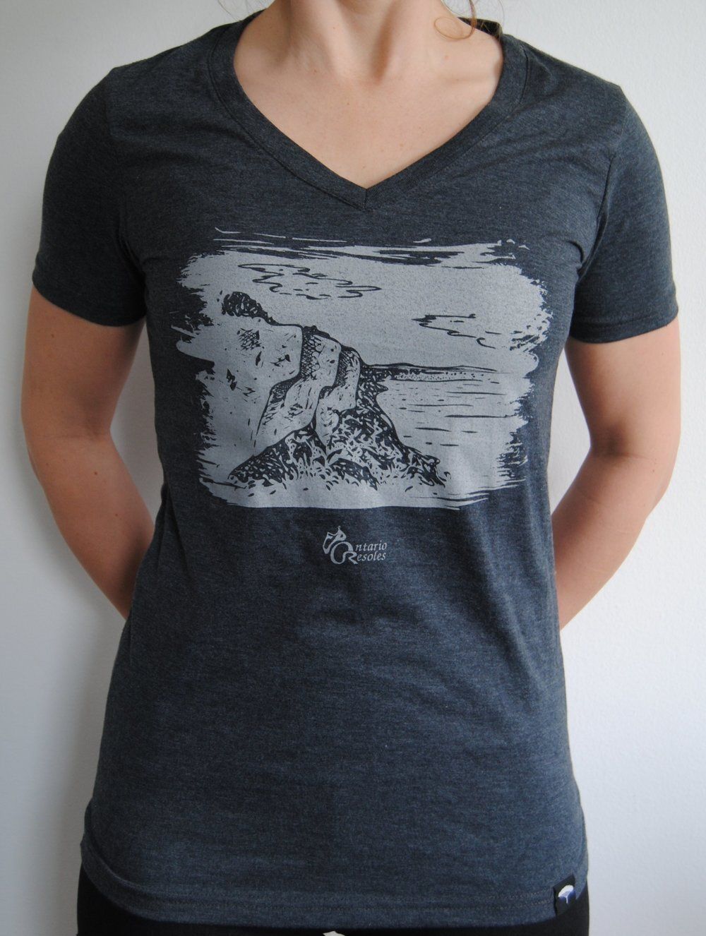 Lion's Head V-Neck, Size: XS