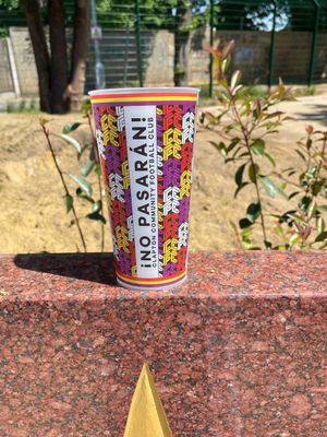 No Pasaran reusable pint cup
