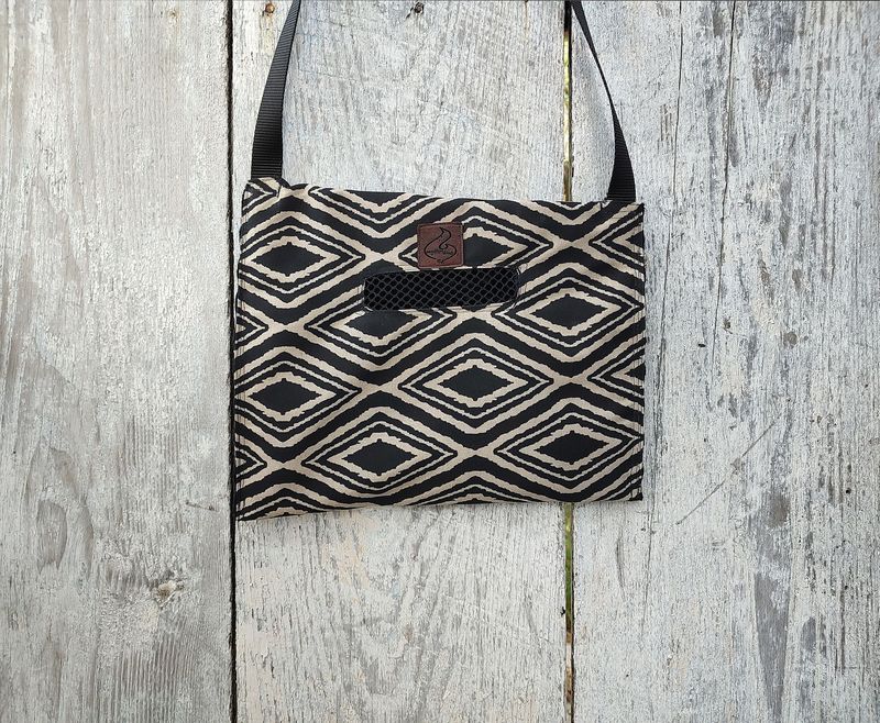 Kuba-Crossbody snake bag