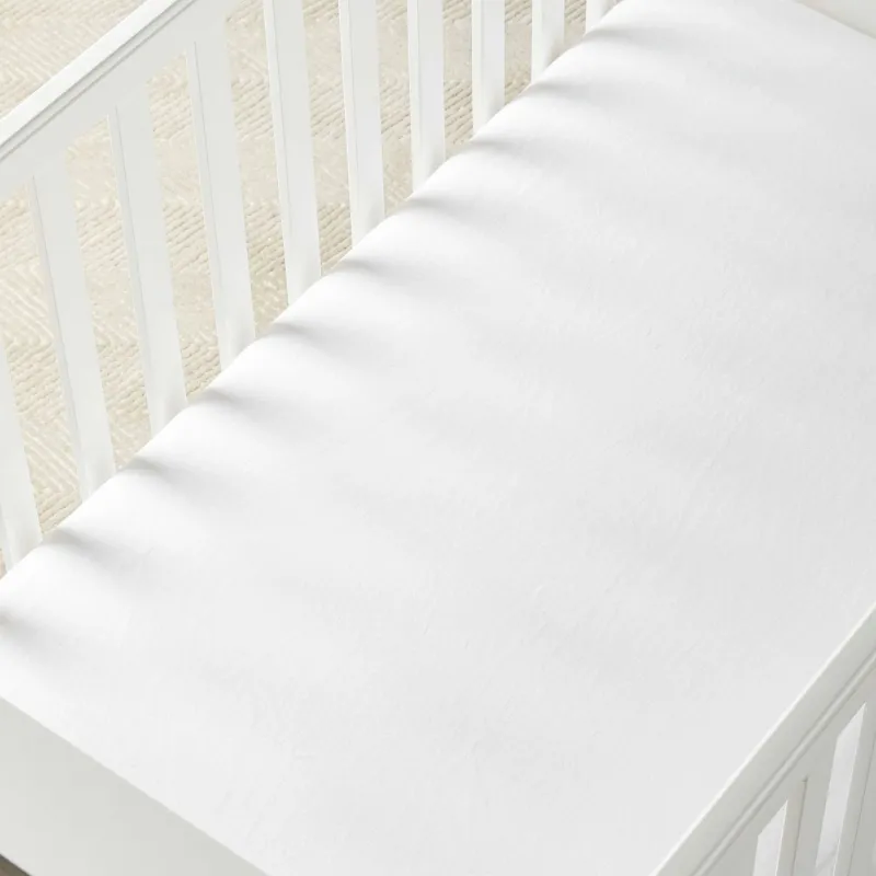 Crib sheets 4-inch elasticized edges for perfect fit, 100% soft cotton fabric