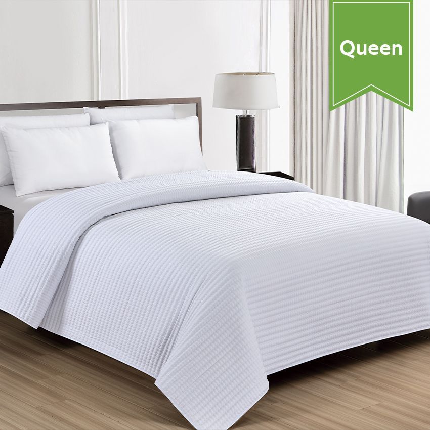 Luxury Lightweight Quilt - Queen - 90 x 90 - Case of 12