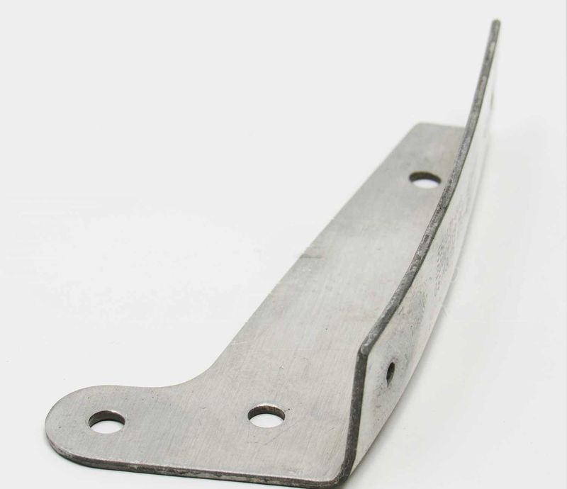BRACKET RH NOSE GEAR DOOR - 550031-000