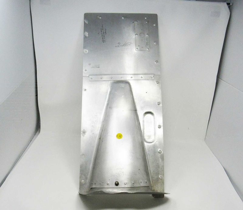 EXHAUST CAVITY M20K PILOTS SIDE - 630121-907