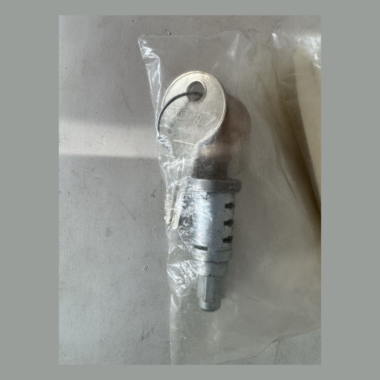 PIPER - LOCK - 752-328