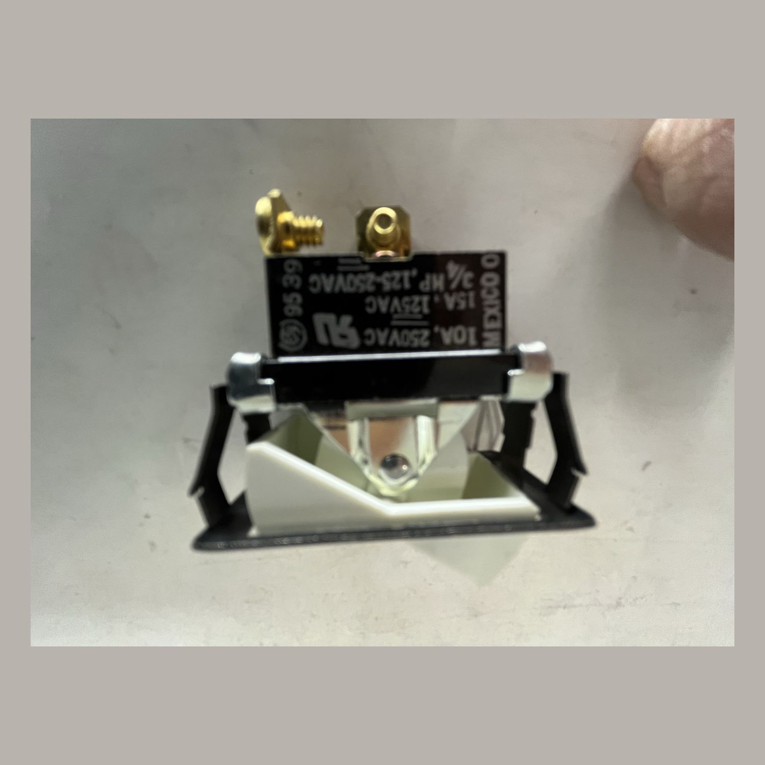 PIPER - SWITCH ROCKER - 587-991