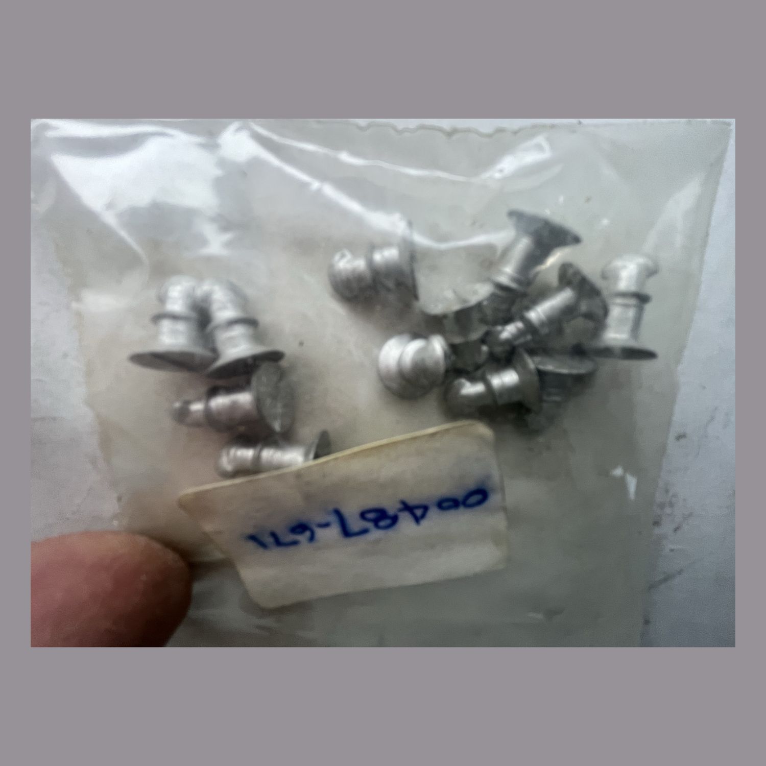 PIPER - STUD - 487-671