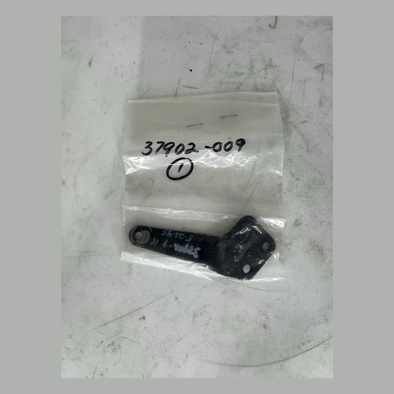 PIPER - ARM - 37902-009