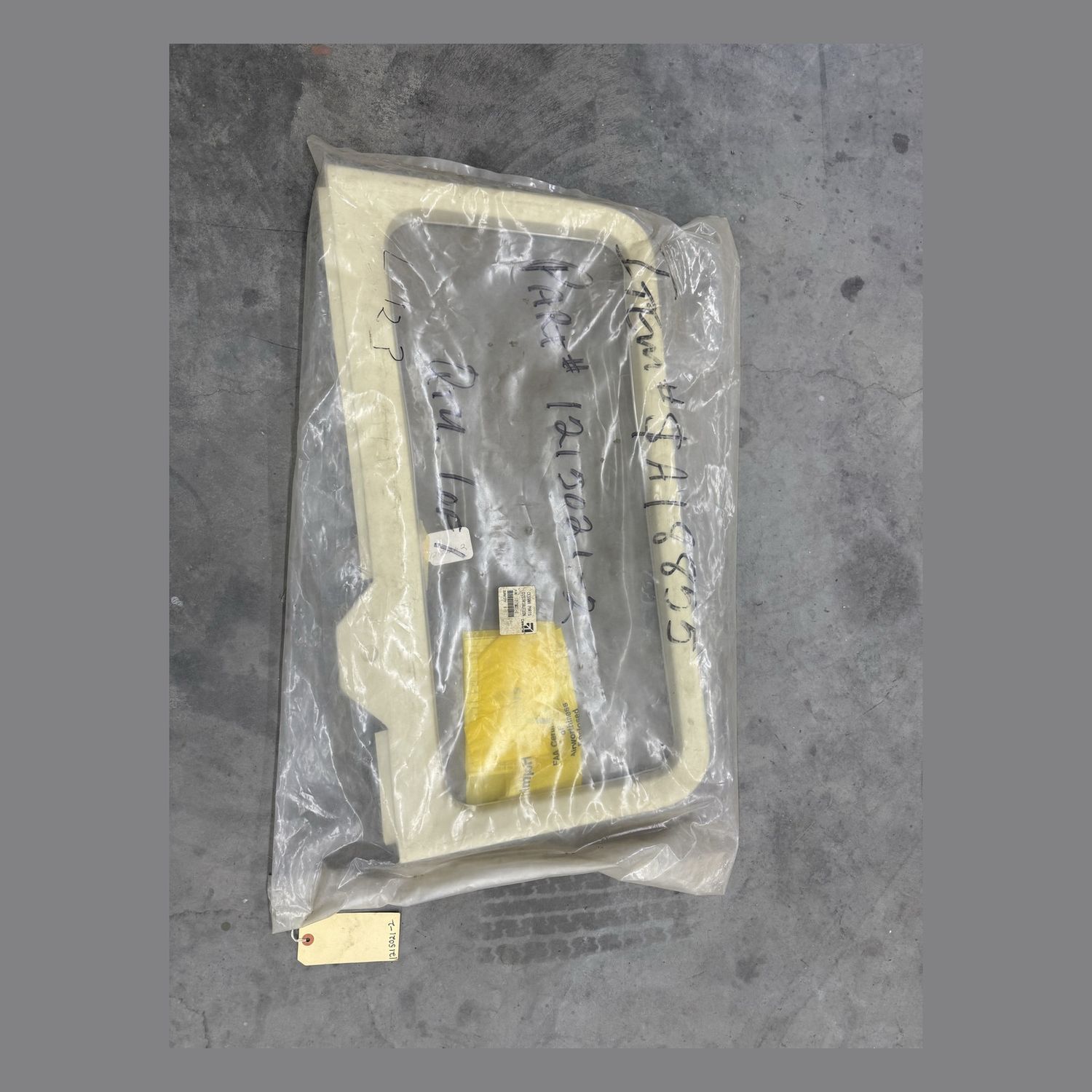 CESSNA DOOR TRIM - 1215021-2