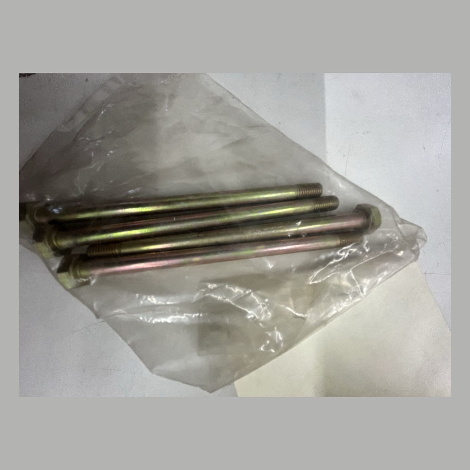 PIPER - BOLT (AN4-40A) - 401-335