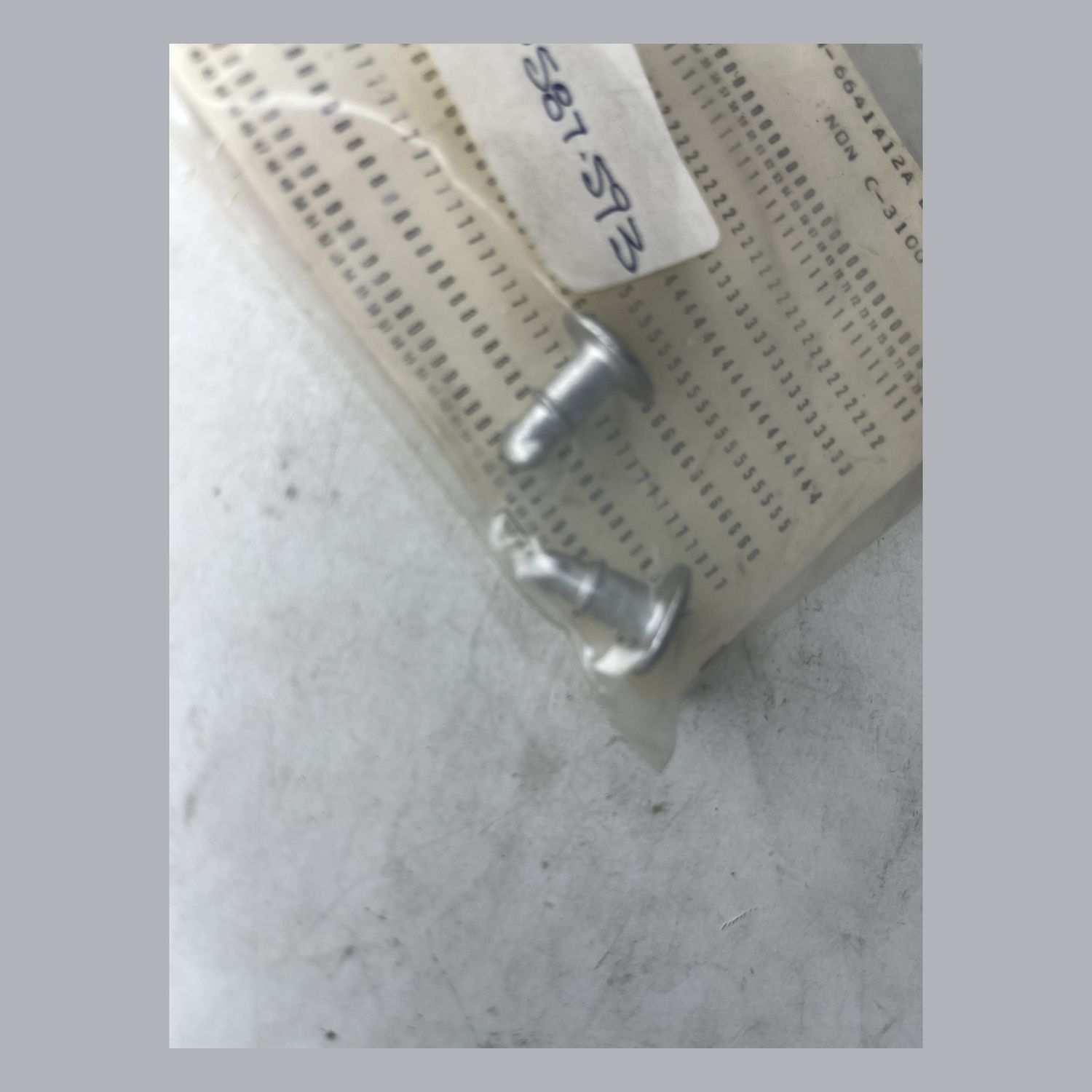 STUD PIPER - 587-593