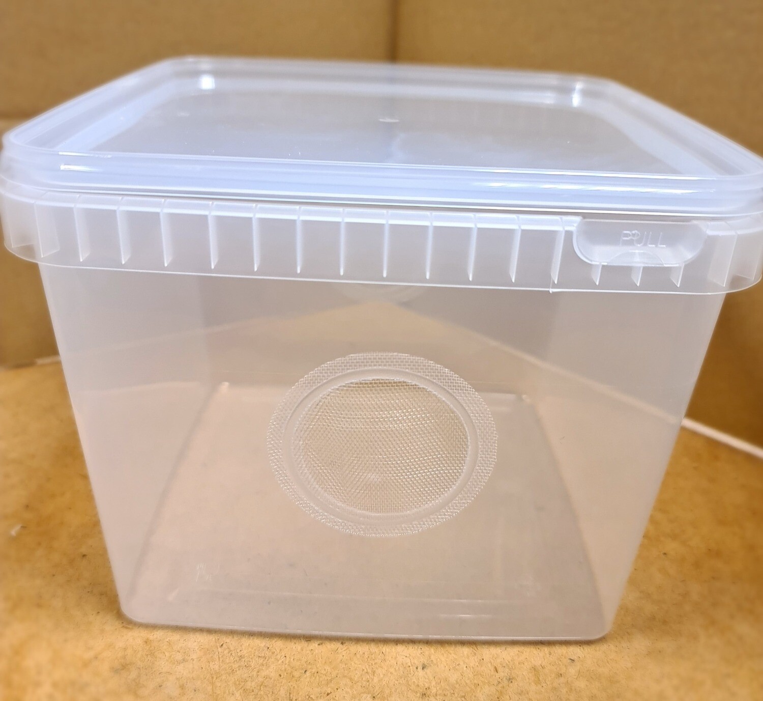 4L Tubs With Lids (5)