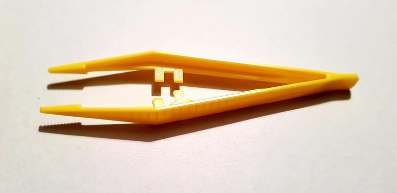 Yellow reptile tweezers 125mm