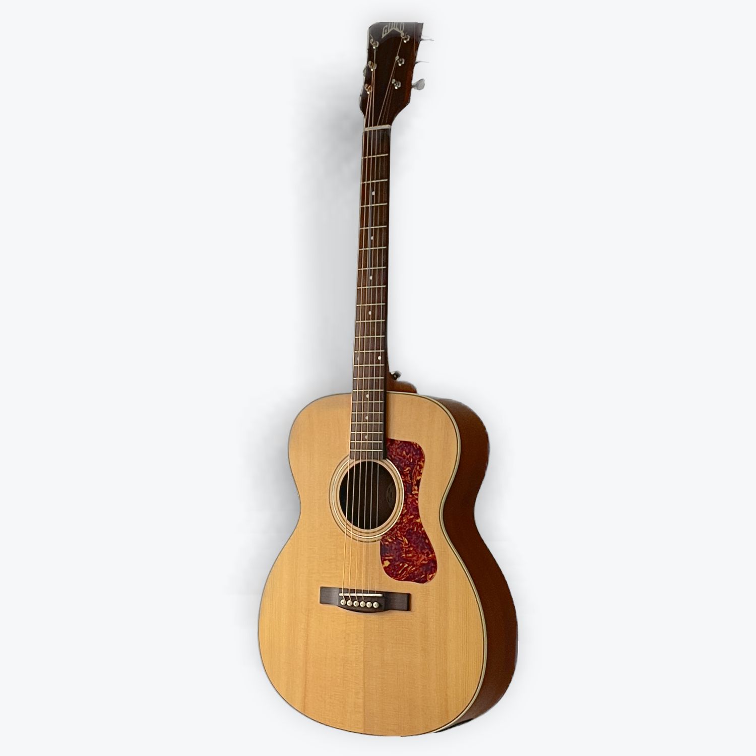 Guild OM-24OE electro-acoustique