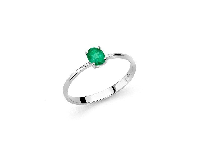 Anello in oro bianco e smeraldo ovale Miluna Anello in oro bianco e smeraldo ovale Miluna