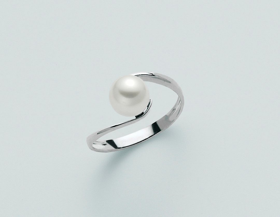 Anello in oro e  "Perla" 7-7,5 Miluna