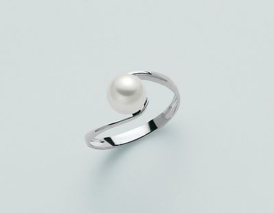 Anello in oro e Anello in oro e "Perla" 7-7,5 Miluna