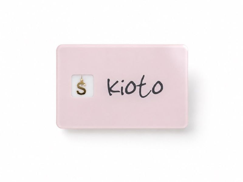 Blister Ciondolo Lettera S in Oro 9 KT con Diamante 0,005 CT G SI - Kioto Gioielli