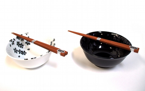Oriental Bazaar 2 Japanese Bowls and Chop Sticks Set
