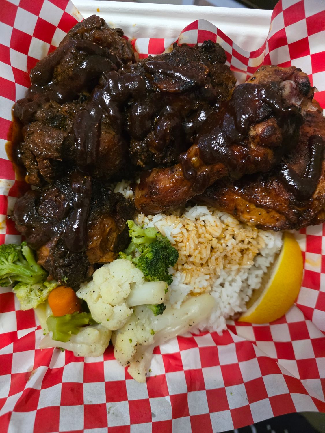 Oxtails /Chicken  plate / with steam veggies/Rice